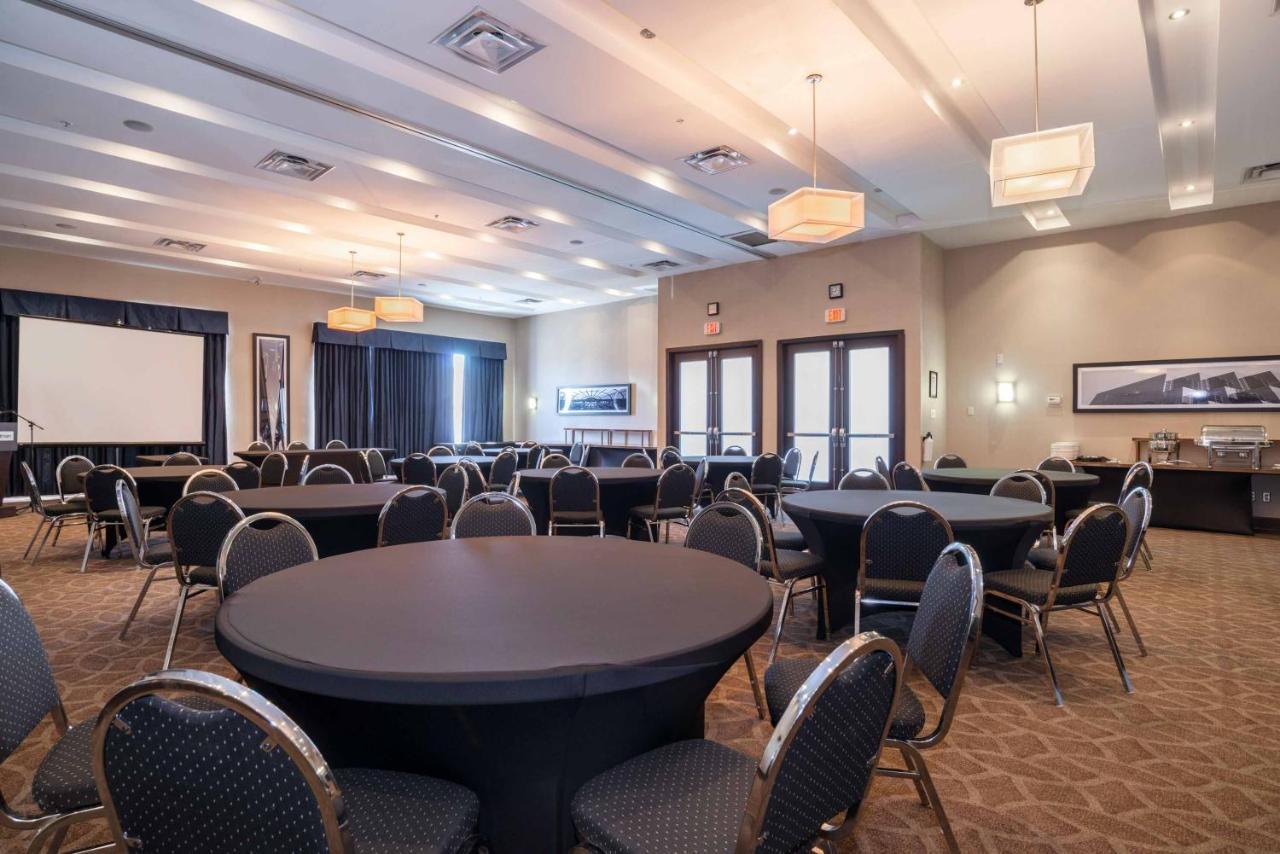 Sandman Hotel & Suites Winnipeg Airport Eksteriør billede